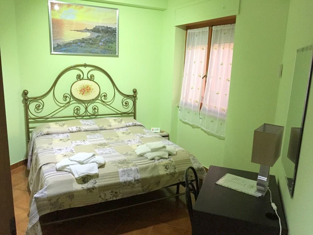 Il Giardino Di Adriana Bed & Breakfast Terracina Exterior photo